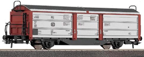 Slide wall car with brakemans platform<br /><a href='images/pictures/Roco/47418.jpg' target='_blank'>Full size image</a>